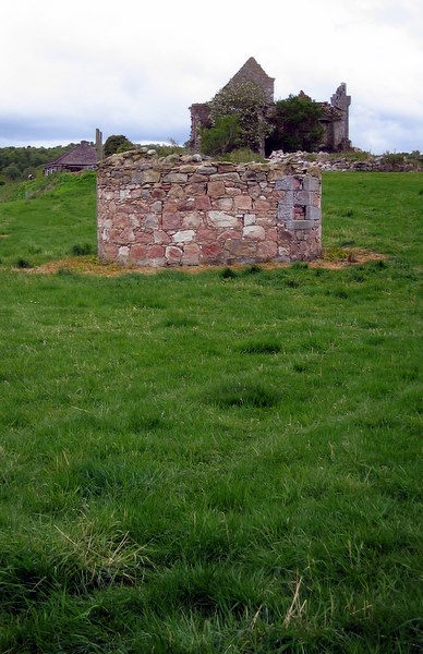Ruins of Tonley House, Tough