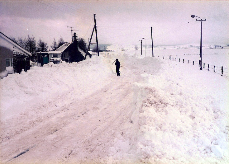 Aberdeen Road, Alford under snow